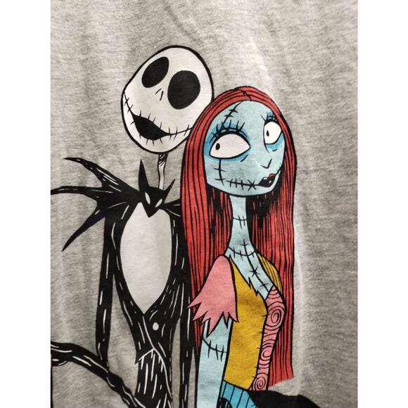 Disney Juniors' Size XL (15-17) Nightmare Before Christmas Halloween Graphic Tee - Picture 4 of 7